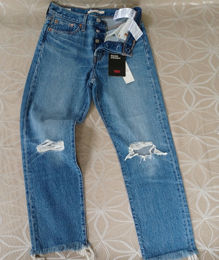 NWT Levi's Premium Wedgie Straight Denim